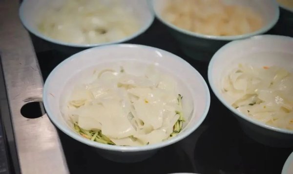 诚信双盈 一盘凉拌菜让她全身“换血”！小心这三类食物→